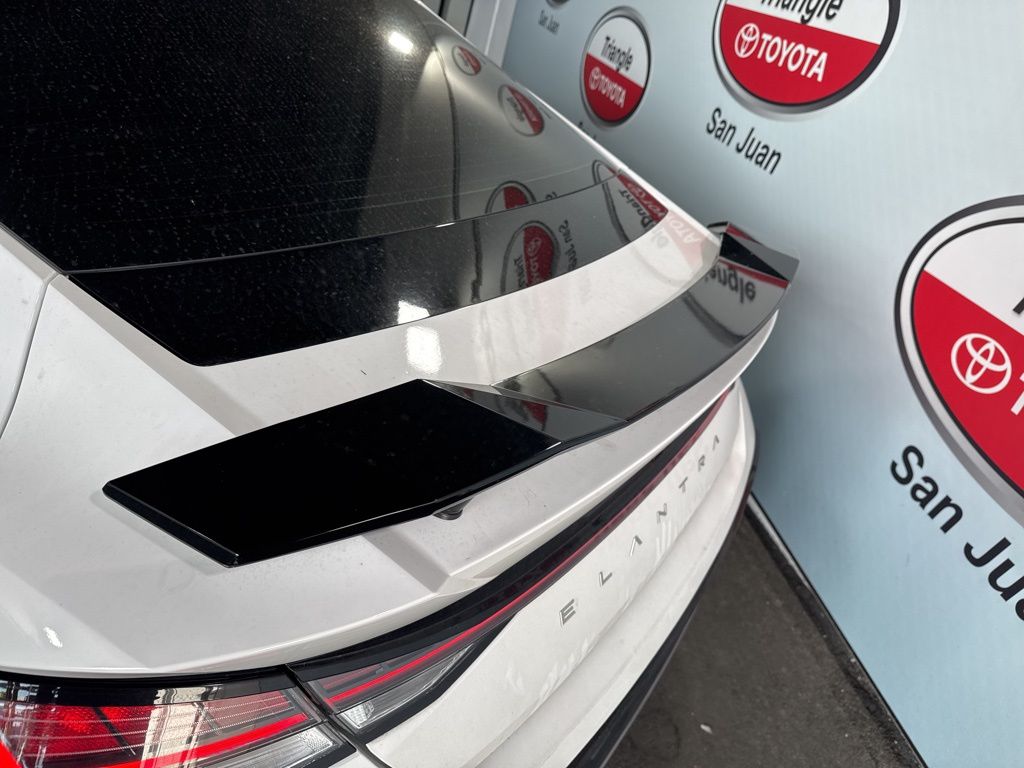 Thumbnail: 2024 Hyundai Elantra - 10