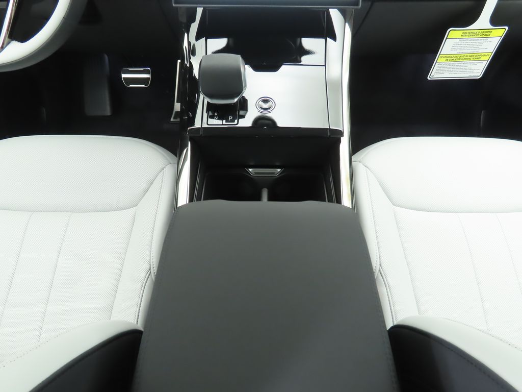 Thumbnail: 2025 Land Rover Range Rover Sport - 16