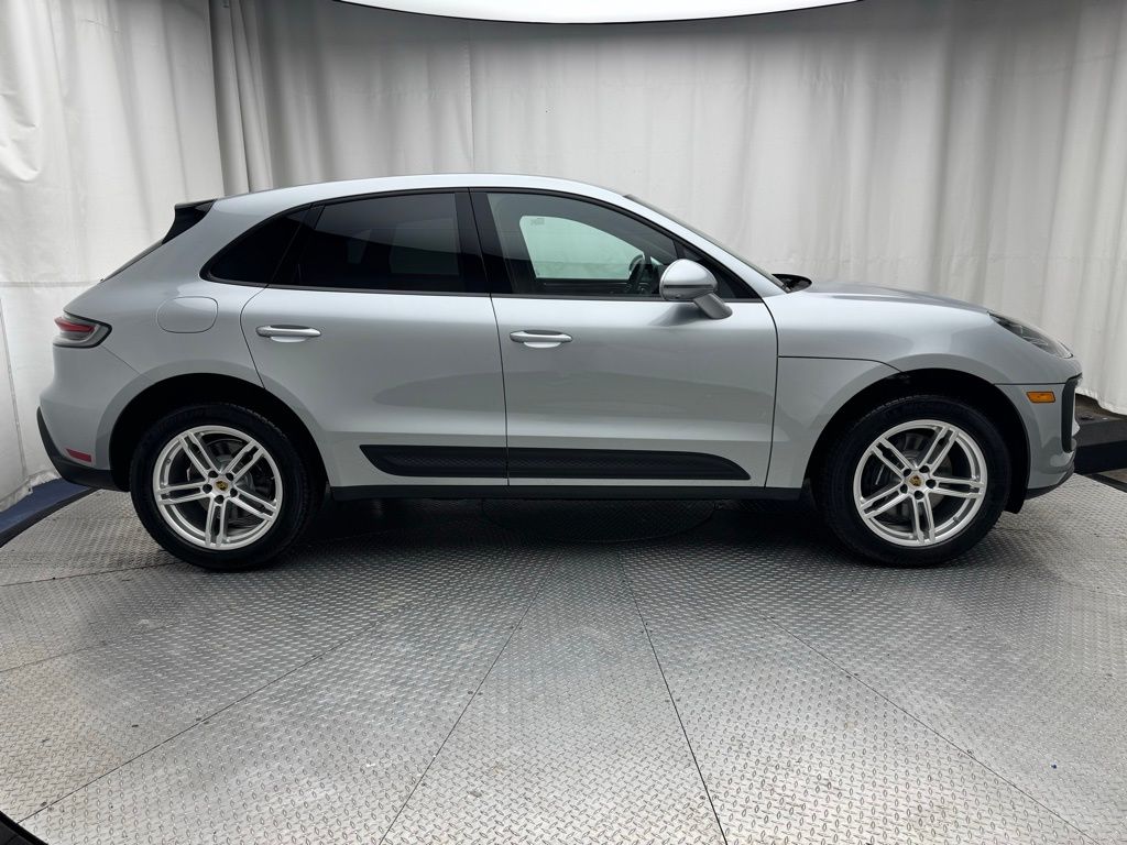 Thumbnail: 2025 Porsche Macan - 13