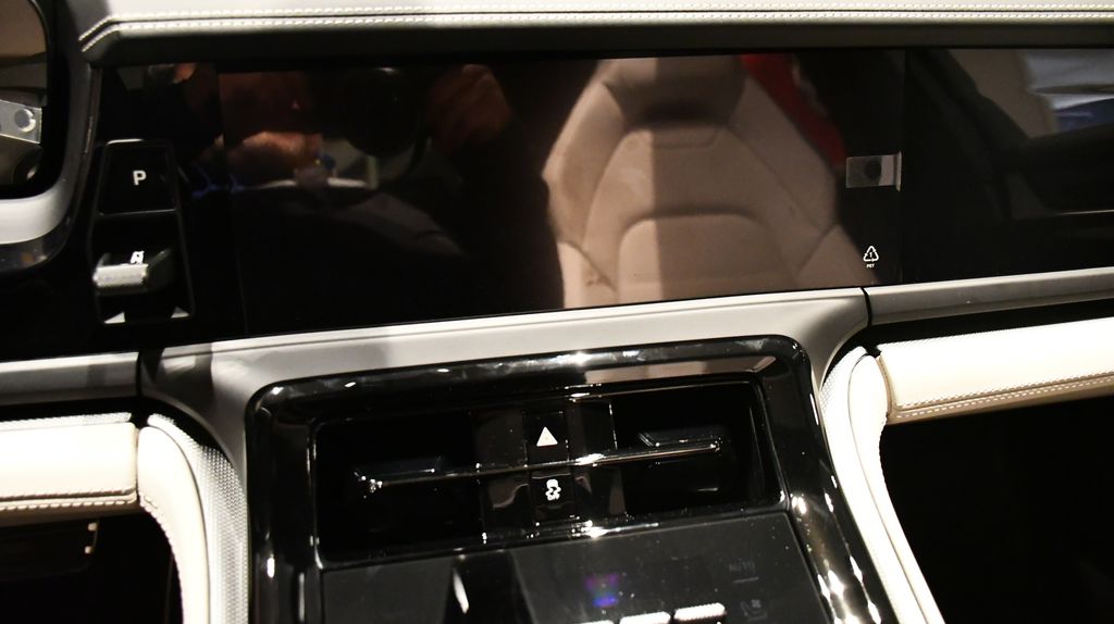 Thumbnail: 2026 Porsche Panamera - 14