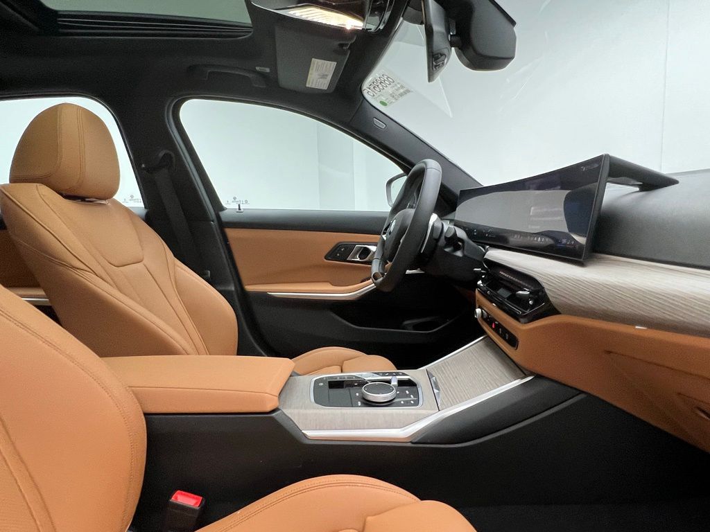 Thumbnail: 2025 BMW 3 Series - 6