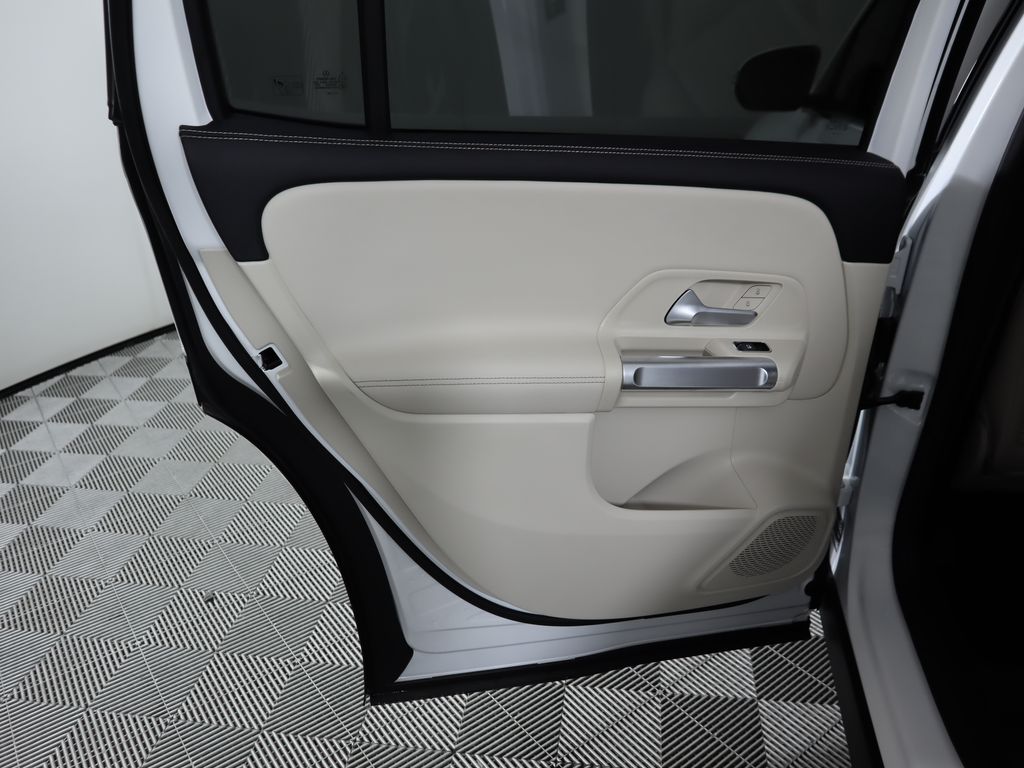 Thumbnail: 2025 Mercedes-Benz GLB - 26