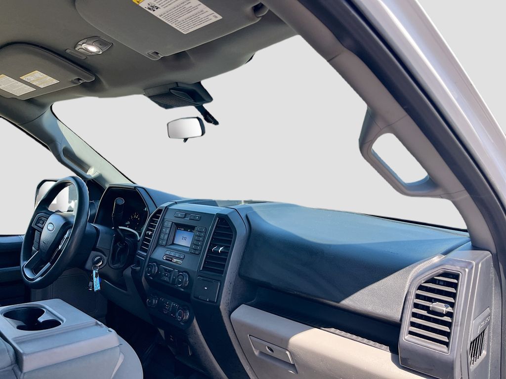 Used 2019 White Ford XL image 27