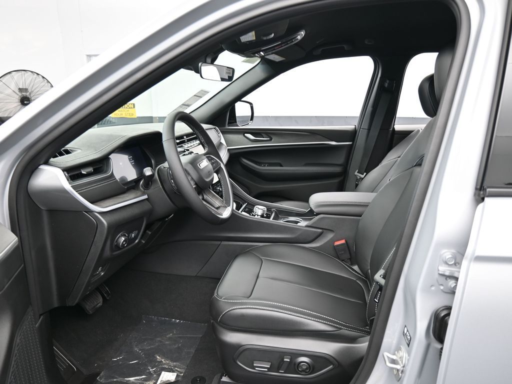 New 2025 Silver Zynith Jeep Limited image 11