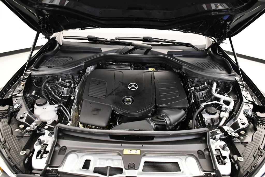 Thumbnail: 2026 Mercedes-Benz GLC - 11