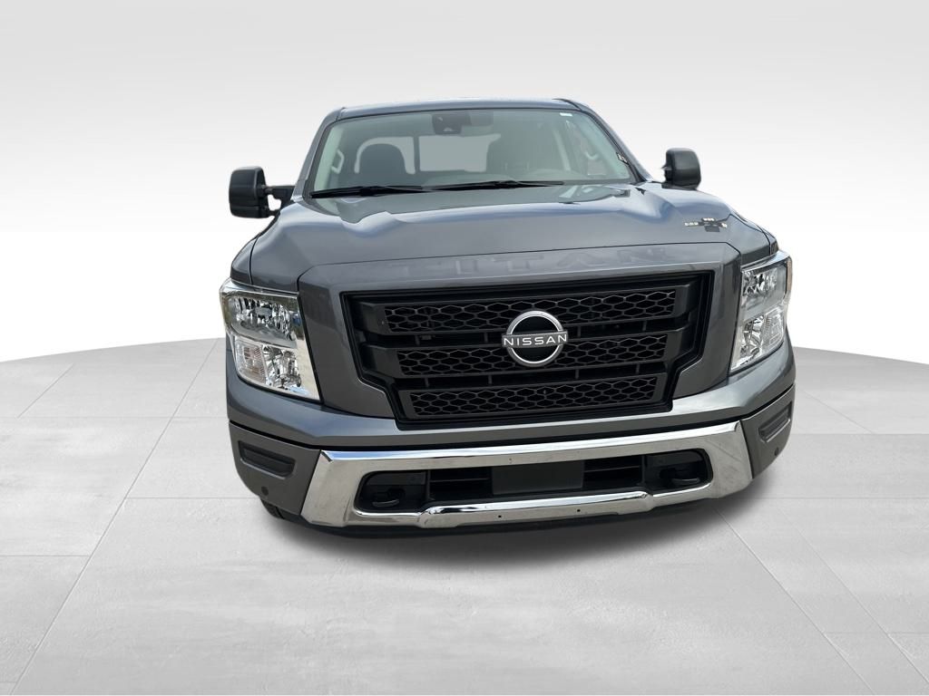 2024 Nissan Titan SV 3