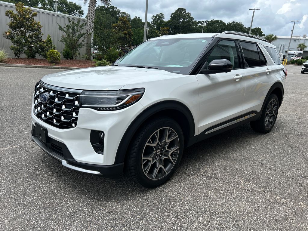 2025 White Metallic Ford Explorer Platinum 4X4 SUV