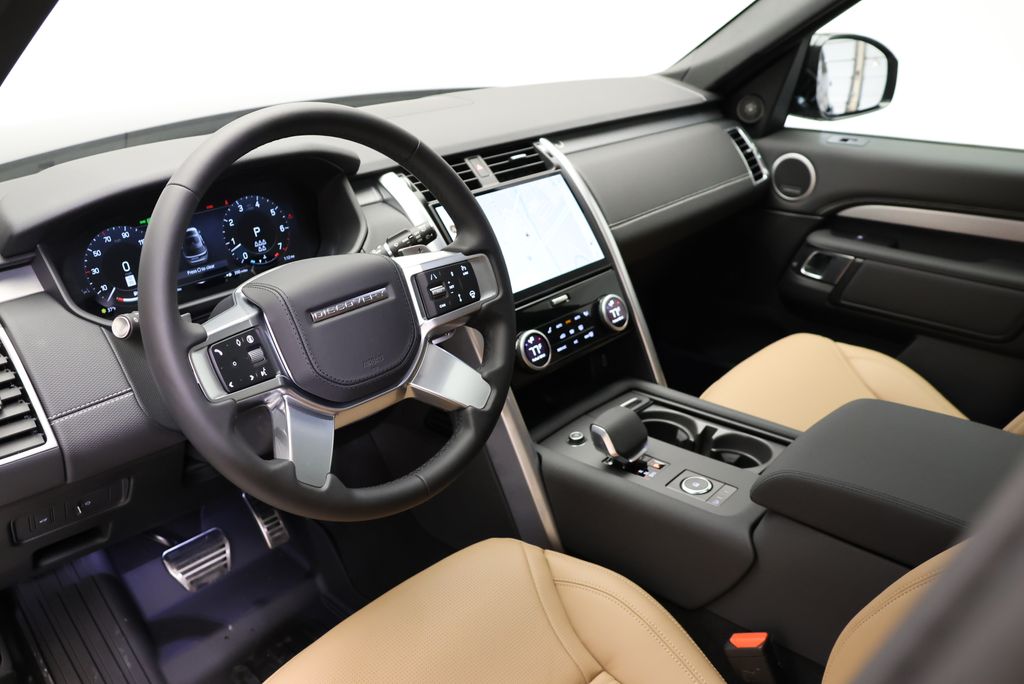 Thumbnail: 2026 Land Rover Discovery - 29