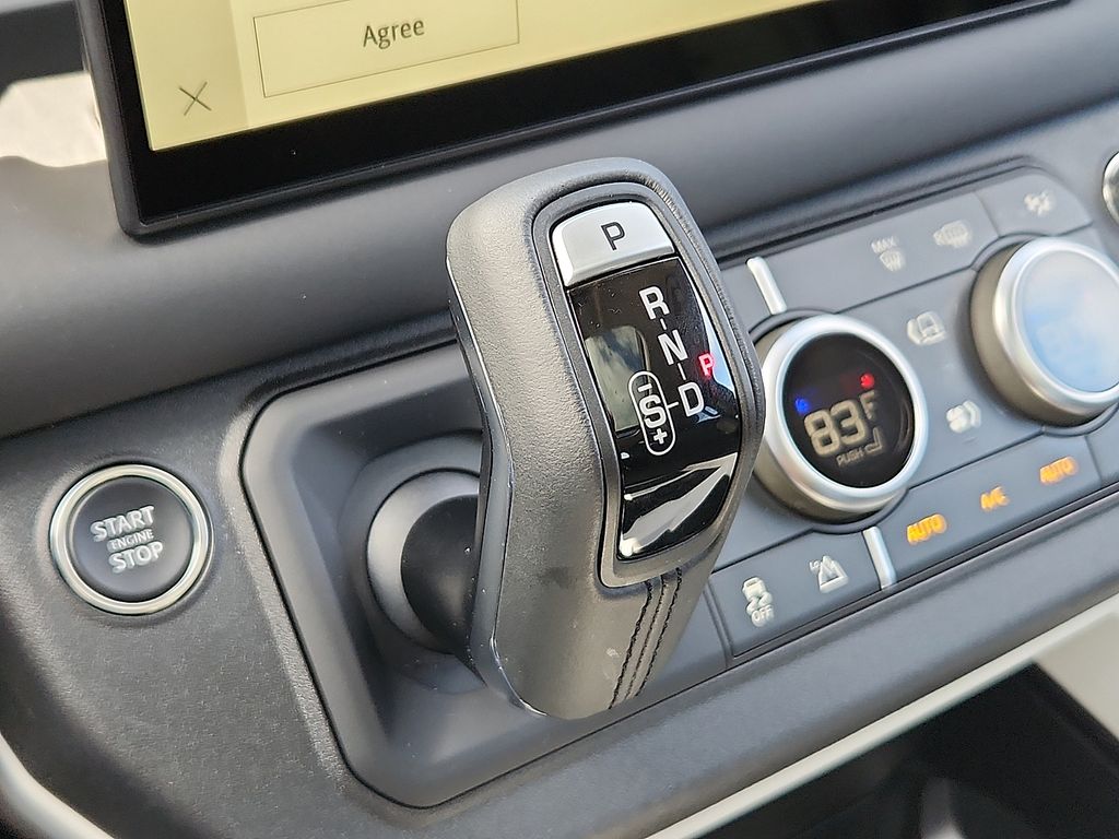 Thumbnail: 2025 Land Rover Defender - 15