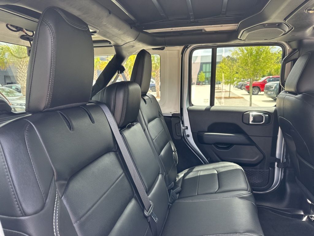 2023 Silver Zynith Clearcoat Jeep Wrangler Sahara 4X4 SUV