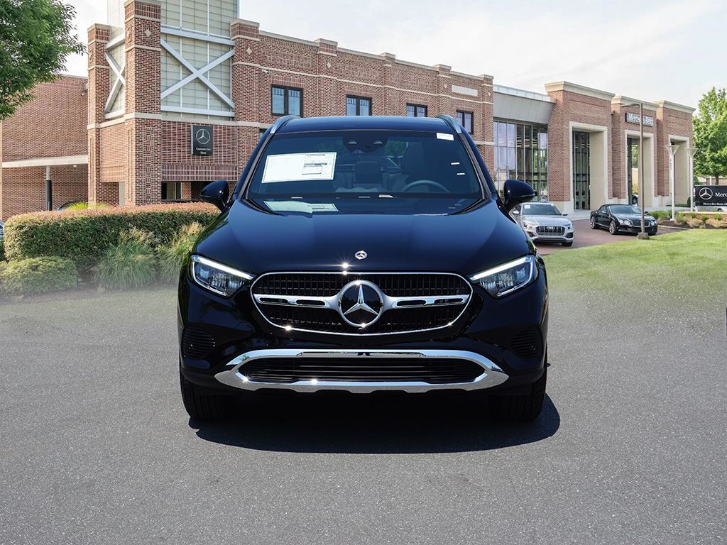 2025 Mercedes-Benz GLC 300 2