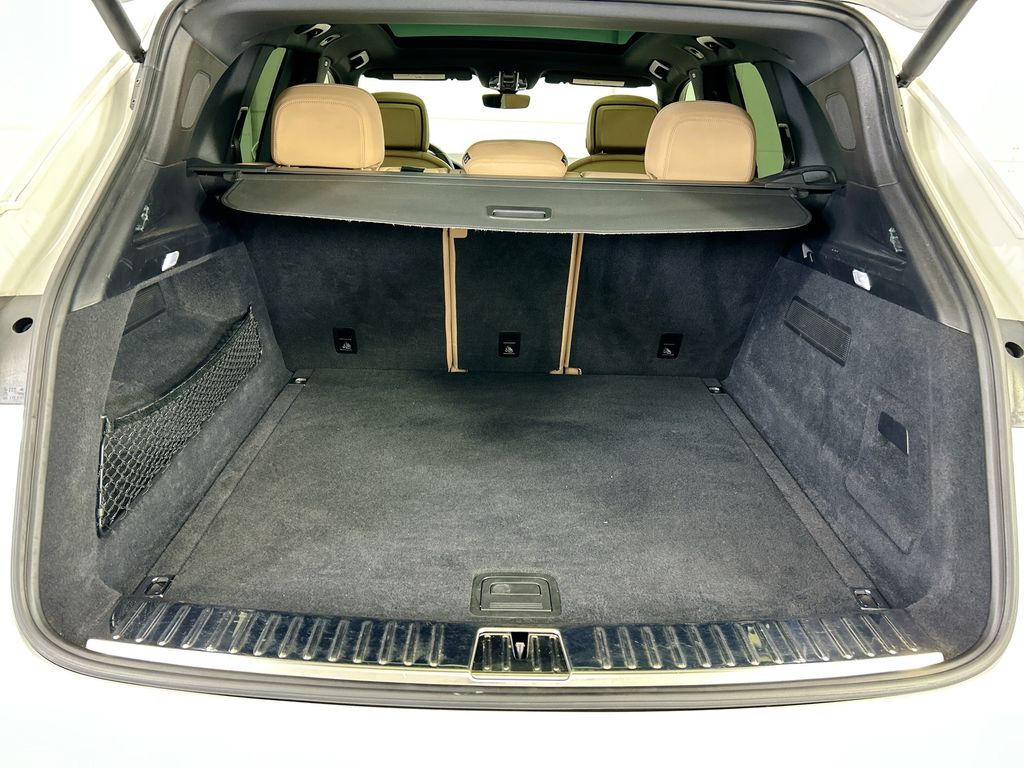 Thumbnail: 2020 Porsche Cayenne - 29