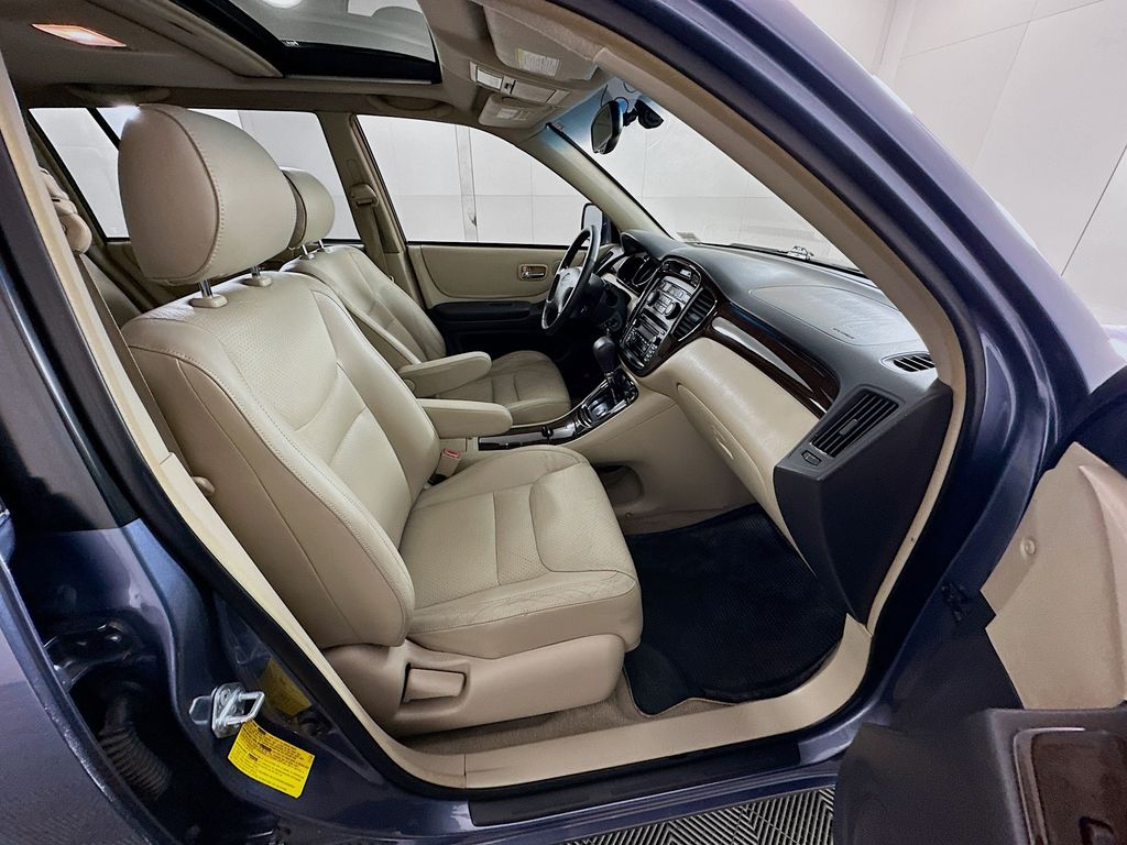 Thumbnail: 2003 Toyota Highlander - 26