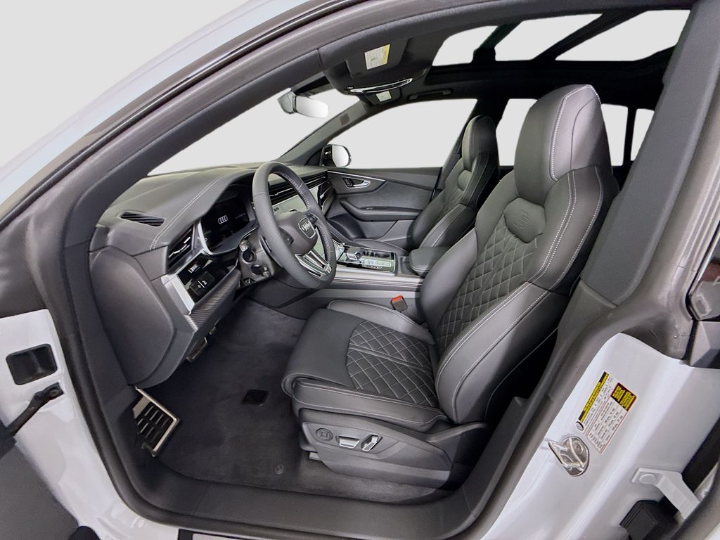 Thumbnail: 2026 Audi SQ8 - 21