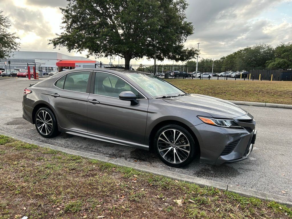 2019 Toyota Camry SE 7