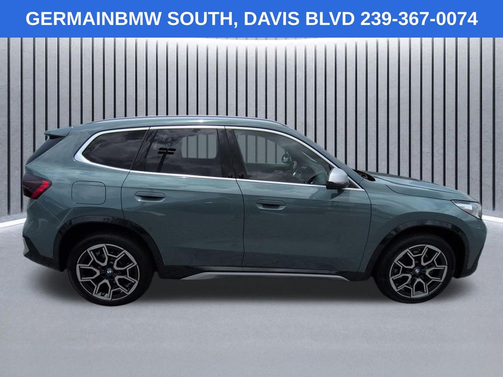 Certified Used 2024 Green BMW xDrive28i image 4