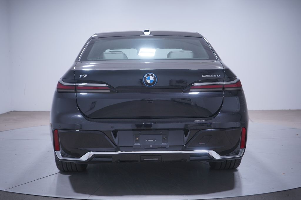 Thumbnail: 2026 BMW i7 - 5