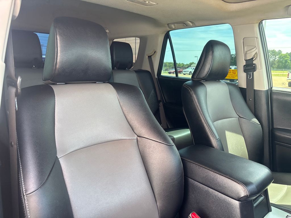 2022 Toyota 4Runner SR5 Premium - Photo 18