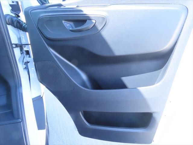 Thumbnail: 2025 Mercedes-Benz Sprinter - 23