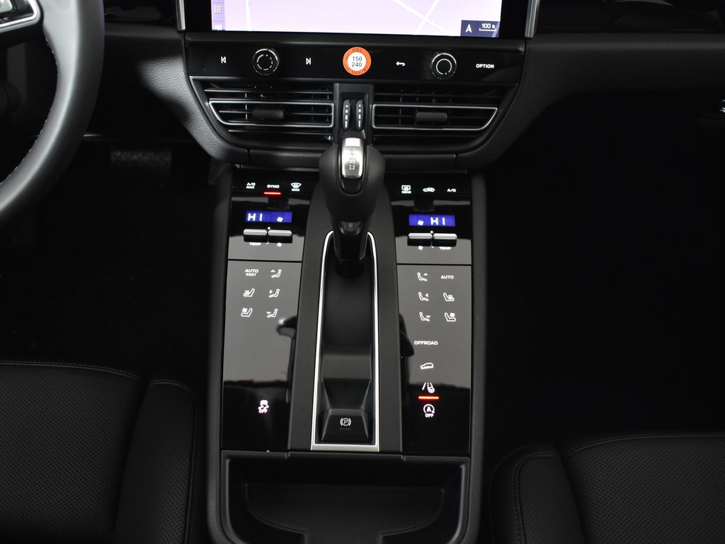 Thumbnail: 2026 Porsche Macan - 24