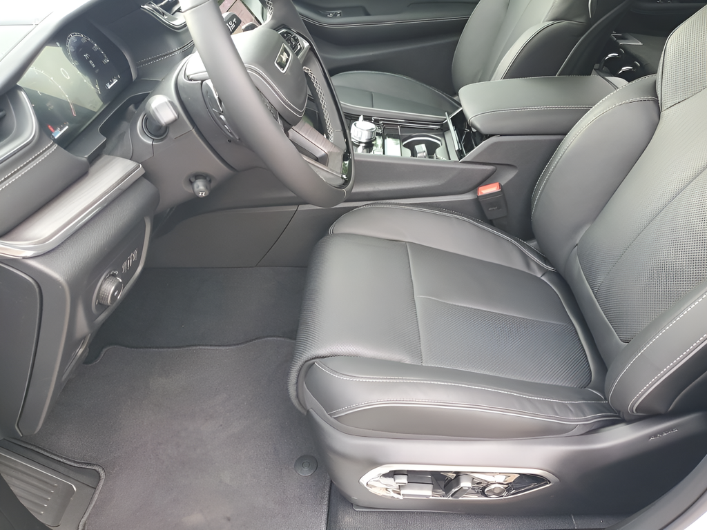 New Car 2025 Jeep Grand Cherokee L  Overland For Sale Under $70,000 In Austin, Texas