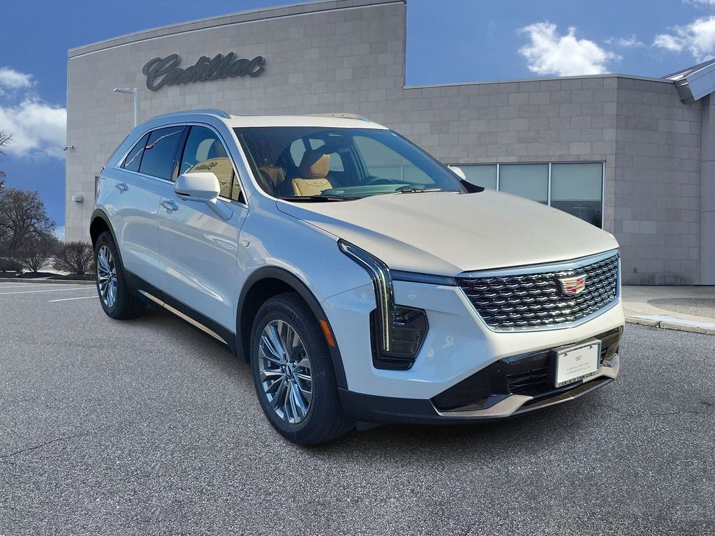 2025 Cadillac XT4 Premium Luxury 2