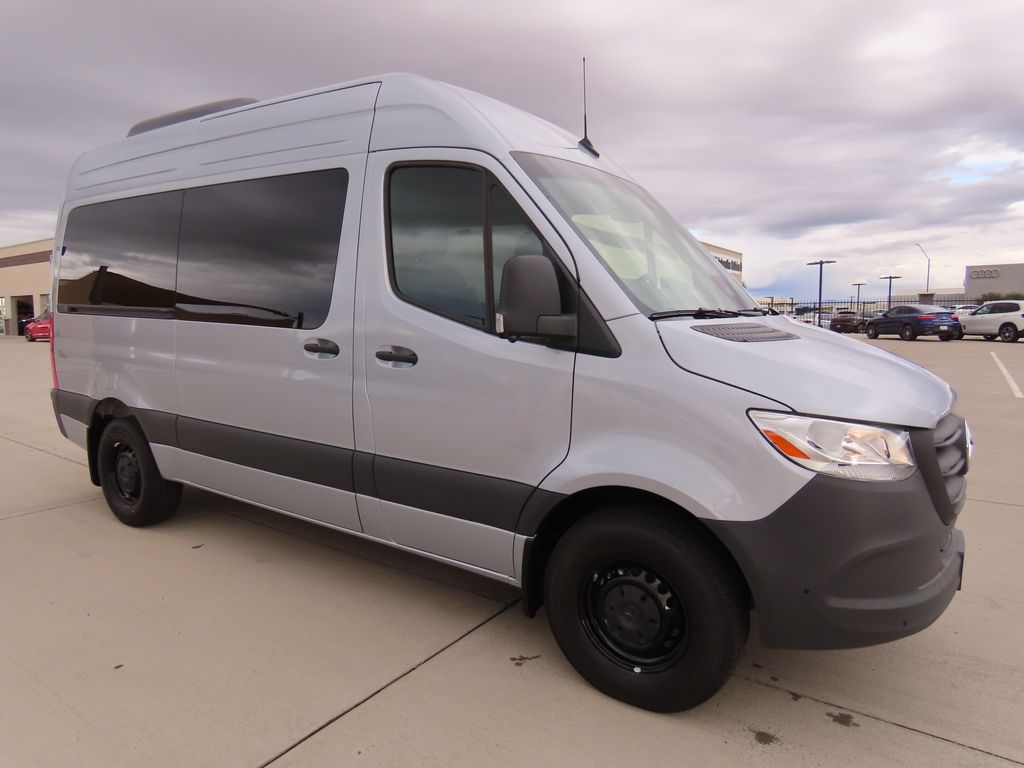 Thumbnail: 2025 Mercedes-Benz Sprinter - 3