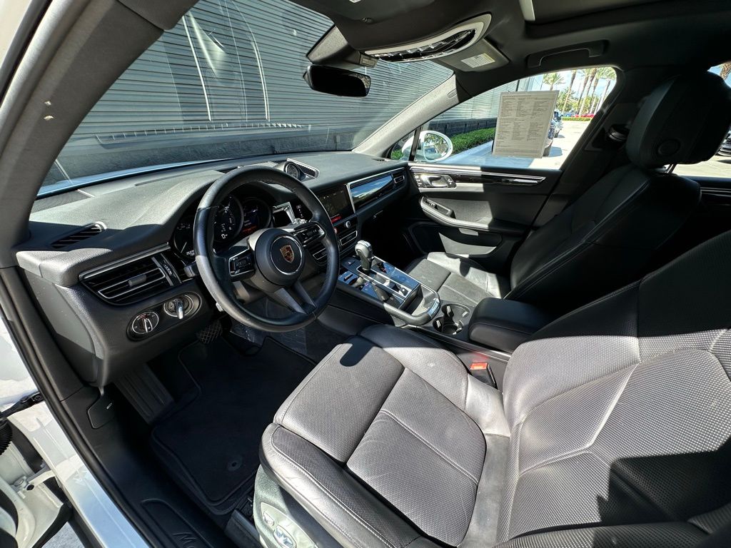 2022 Porsche Macan  4