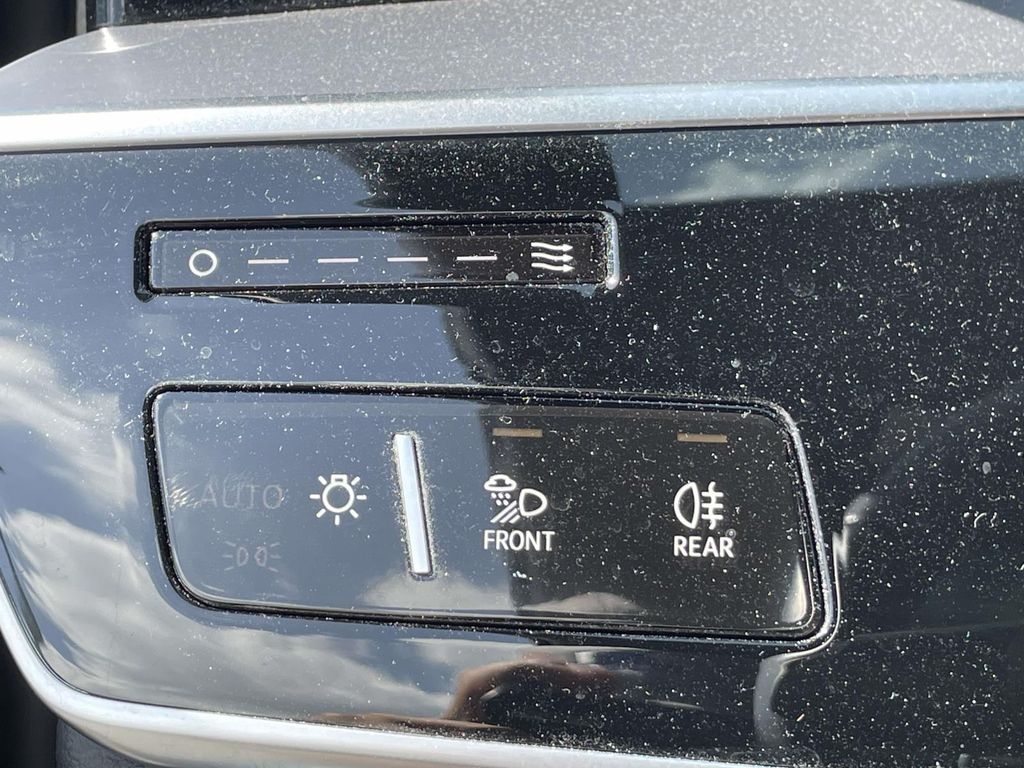 Used 2024  Audi L 55 image 33