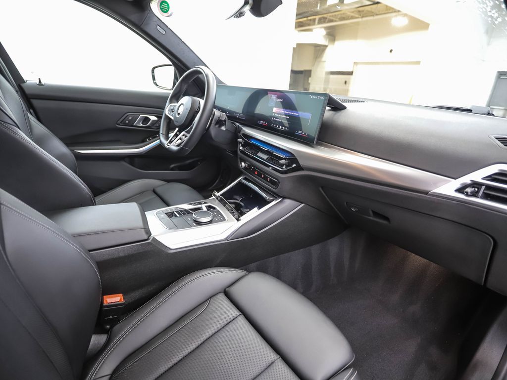 Thumbnail: 2025 BMW 3 Series - 29