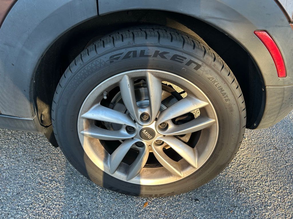 Thumbnail: 2013 MINI Cooper Countryman - 9