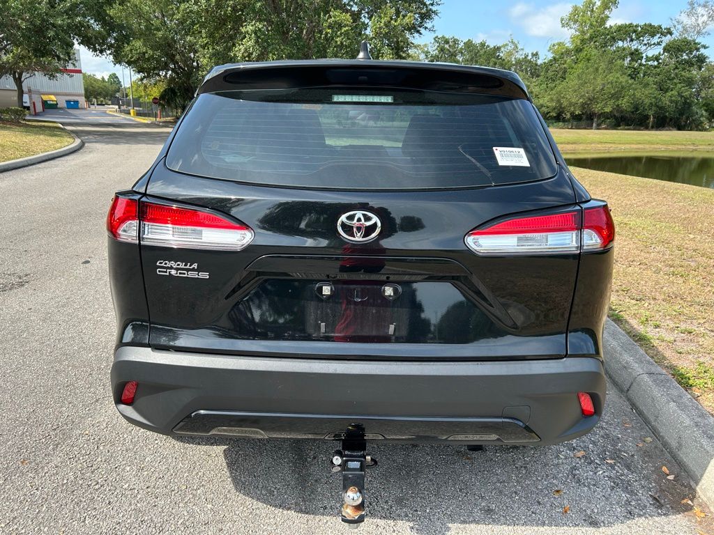 2022 Toyota Corolla Cross L 4