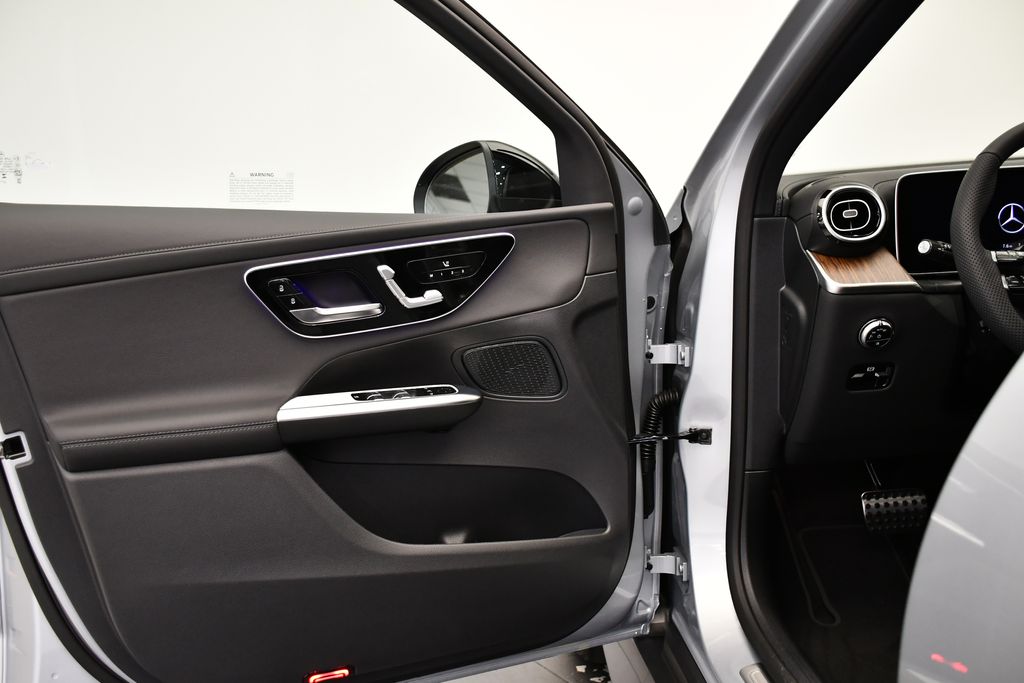 Thumbnail: 2026 Mercedes-Benz GLC - 31