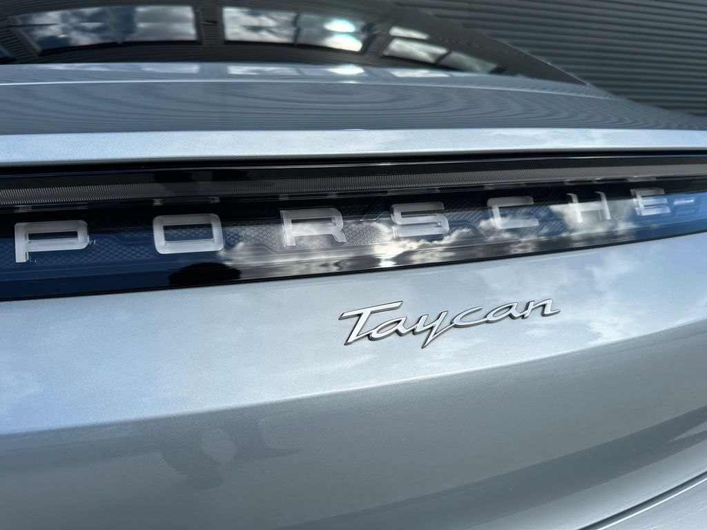 2021 Porsche Taycan  12