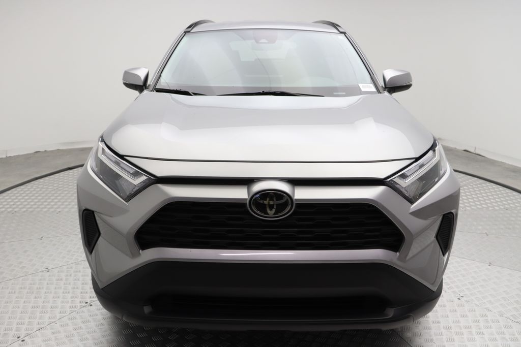 2023 Toyota RAV4 XLE 5
