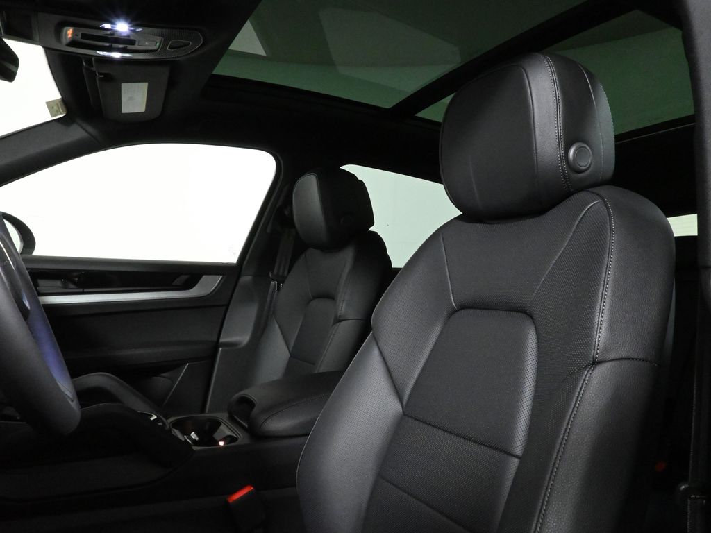 Thumbnail: 2025 Porsche Cayenne - 16
