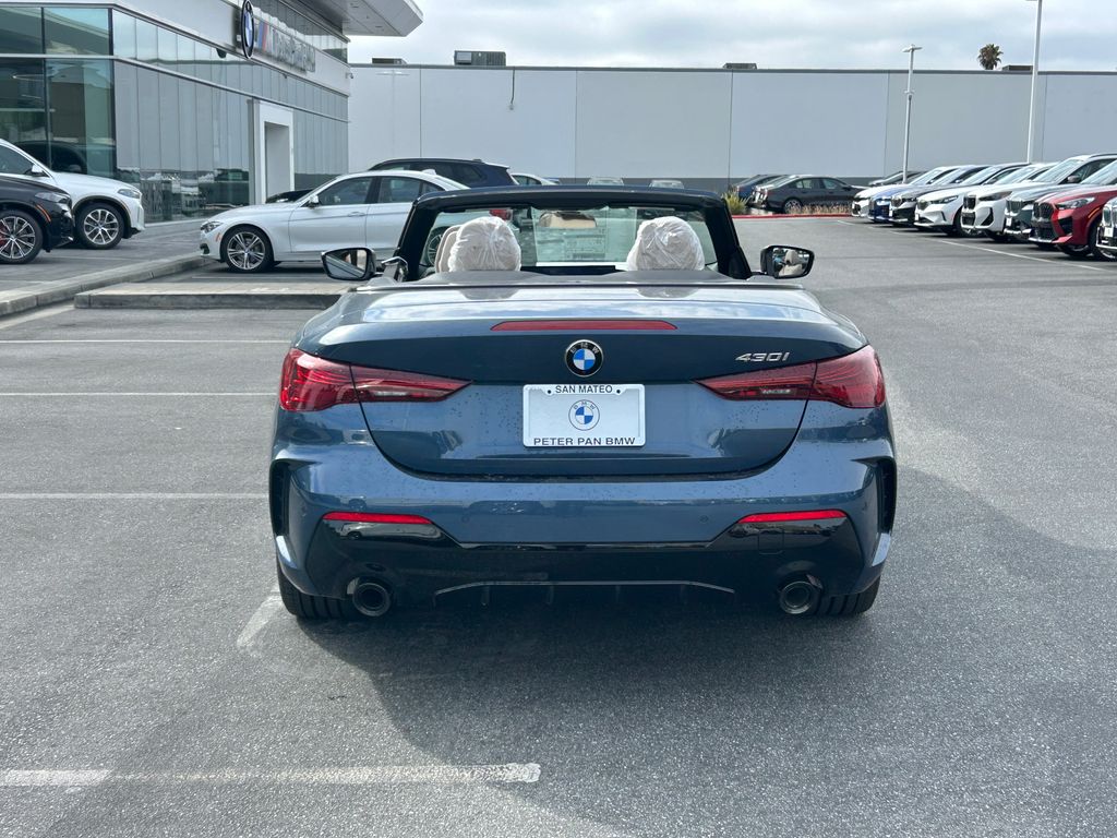 Thumbnail: 2027 BMW 4 Series - 4