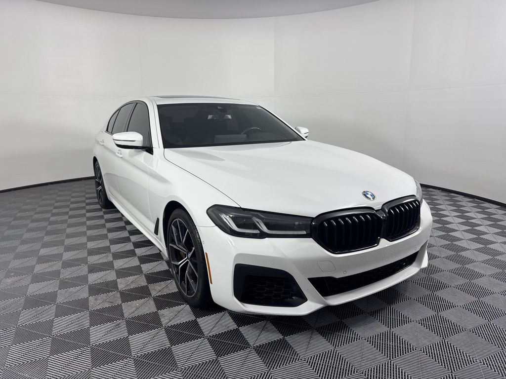 Thumbnail: 2022 BMW 5 Series - 3
