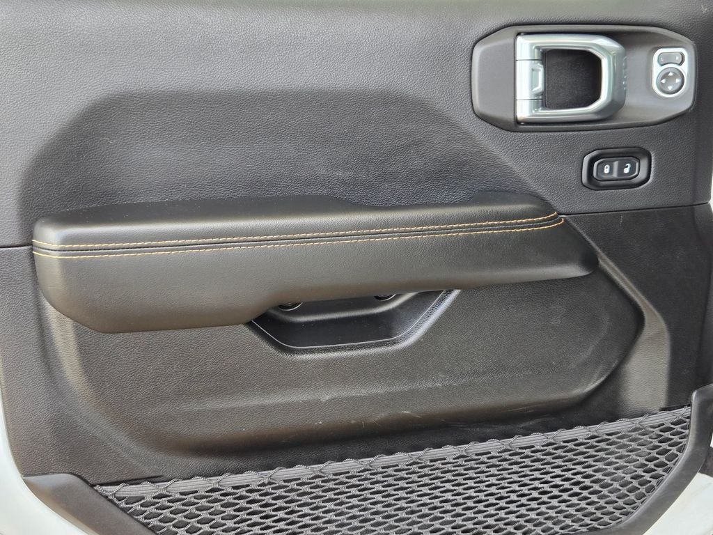 Used 2025 Jeep Wrangler SUV