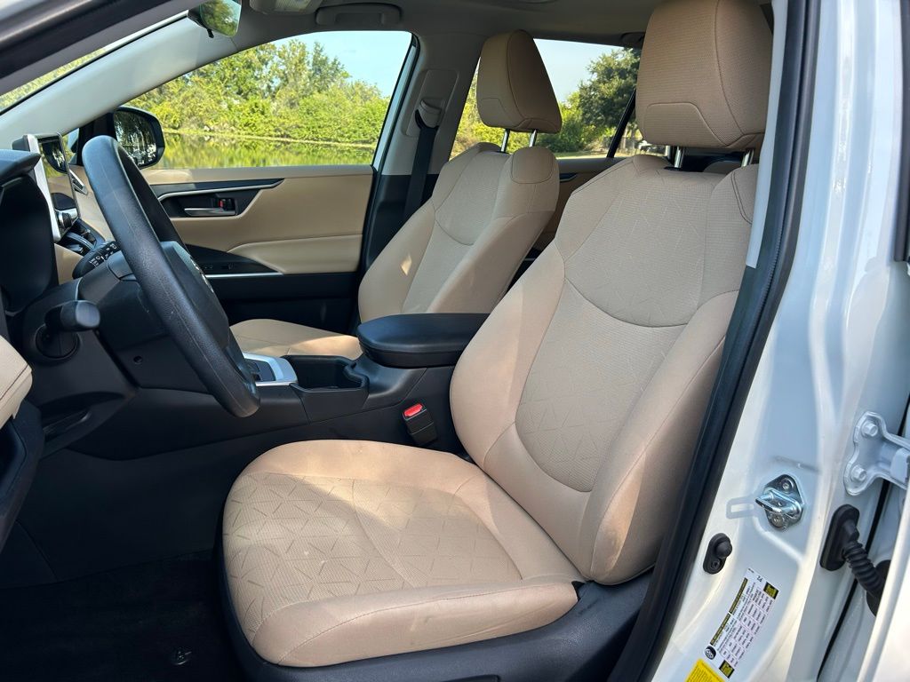 Thumbnail: 2025 Toyota RAV4 - 14