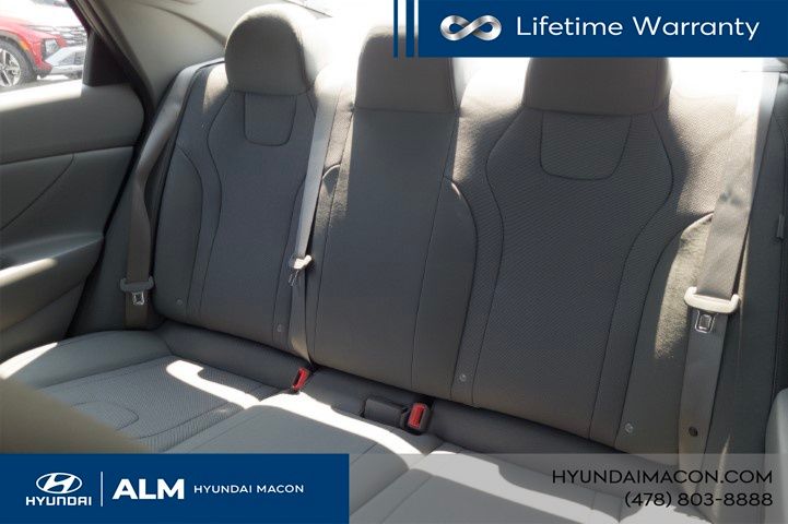 New 2026 White Hyundai SE image 16