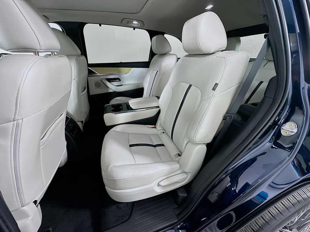 Thumbnail: 2025 Mazda CX-90 - 25