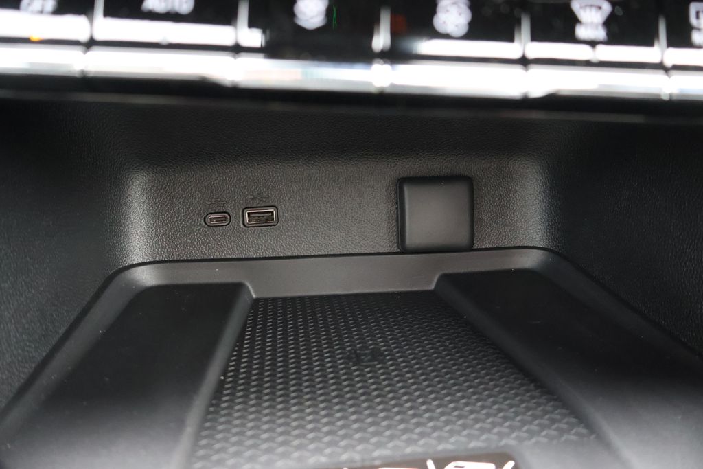 Thumbnail: 2026 Chevrolet Traverse - 31