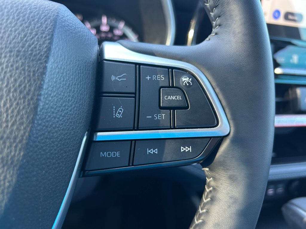 Thumbnail: 2025 Toyota Highlander - 19