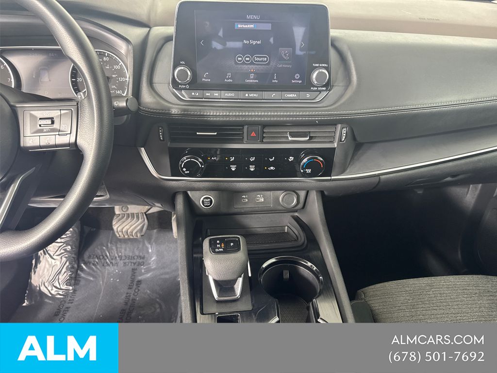 Used 2022 White Nissan S image 31