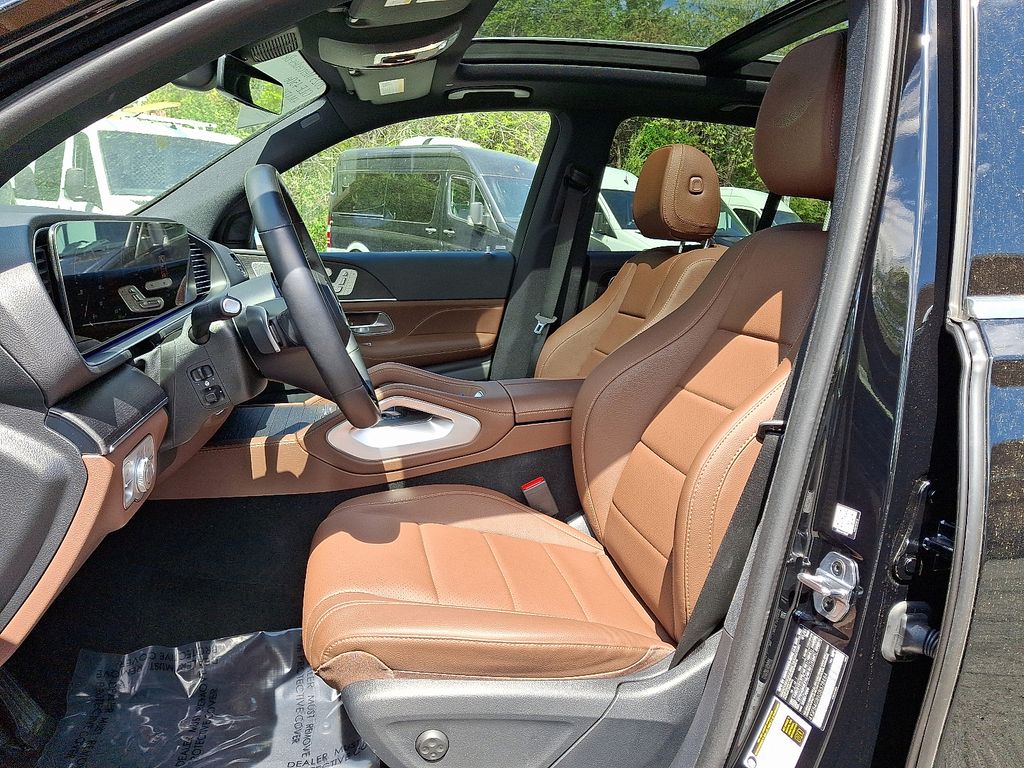 Thumbnail: 2025 Mercedes-Benz GLE - 13