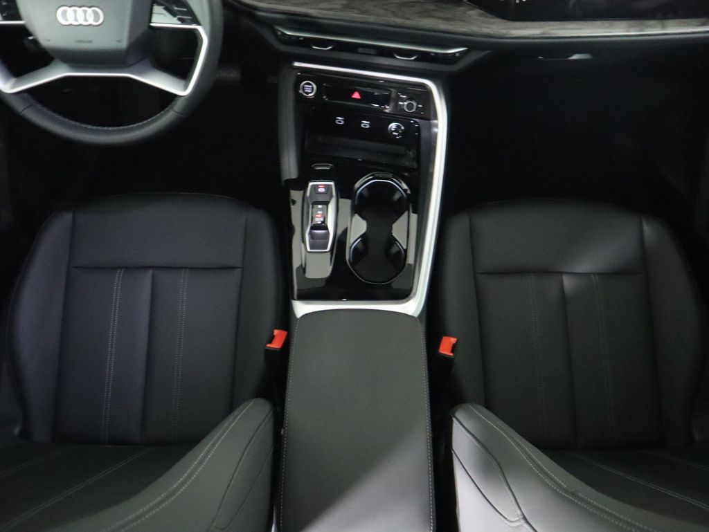 Thumbnail: 2025 Audi Q5 - 18