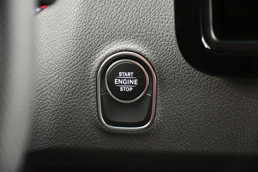 Thumbnail: 2025 Mercedes-Benz Sprinter - 15