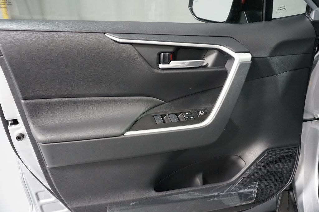 Thumbnail: 2025 Toyota RAV4 - 30