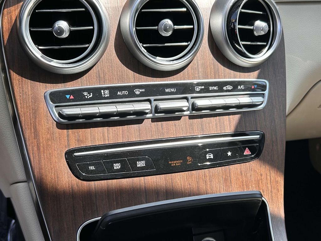 Thumbnail: 2021 Mercedes-Benz GLC - 11